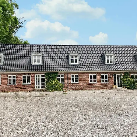 4 Bedroom Gorgeous In Nyaraló *