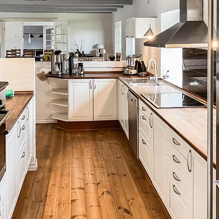 4 Bedroom Gorgeous In Nyaraló Lemvig