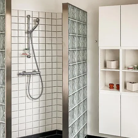 4 Bedroom Gorgeous In *